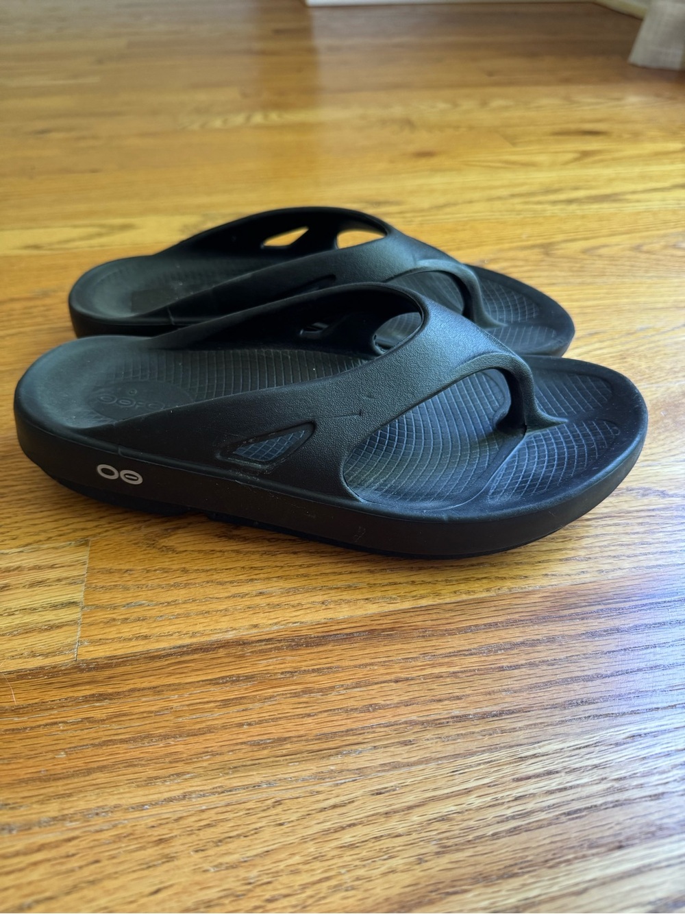 OOFOS Black Recovery Flip Flops with Contoured Footbed